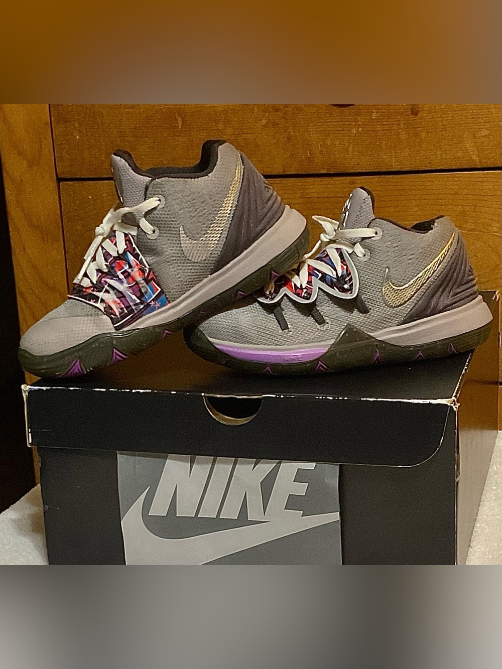 NEWER KIDS SLEEK KYRIE IRVING 5BG GRAFFITI”basketball shoes! Size- 1youth.